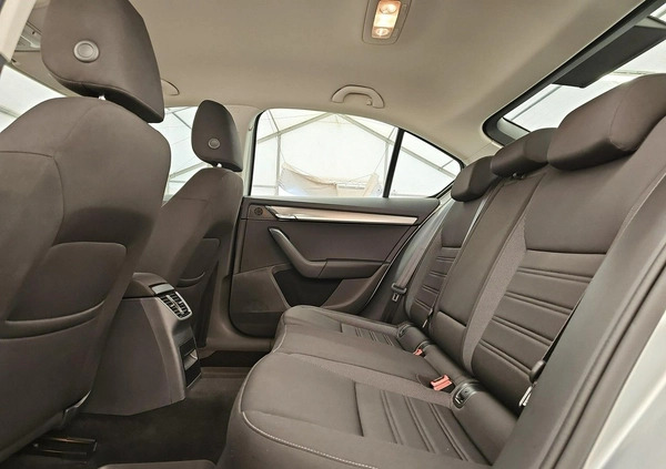 Skoda Octavia cena 61500 przebieg: 91424, rok produkcji 2019 z Łosice małe 379